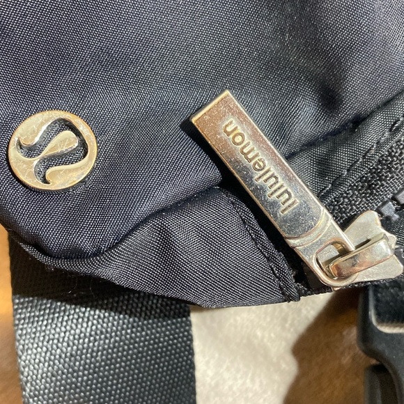 Lululemon Everywhere Black Belt Bag L1 - Picture 12 of 12